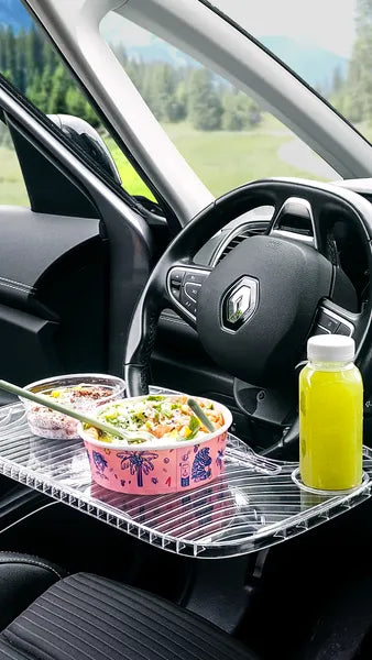 Tablette réversible Platoto transparent - mise en situation dans une voiture en version repas