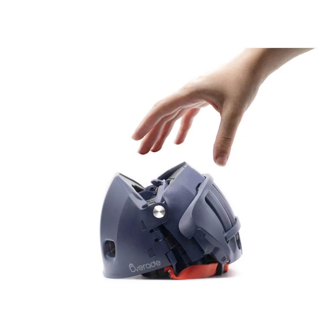 casque pliable bleu Overade PLIXI FIT - vue replié avec une main qui va prendre le casque