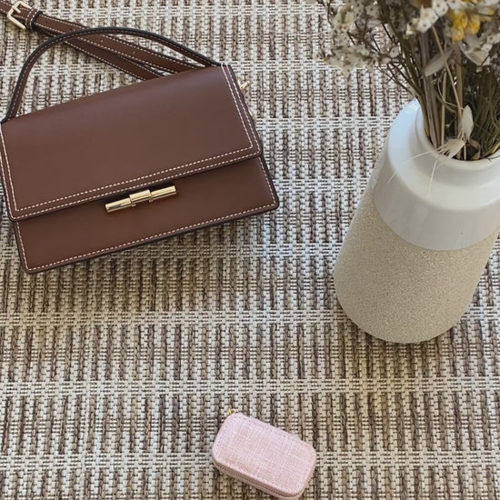 Mini boite à bijoux de voyage de la Maison Scarlett - Modèle Marie - Vidéo montrant la boite Marie
